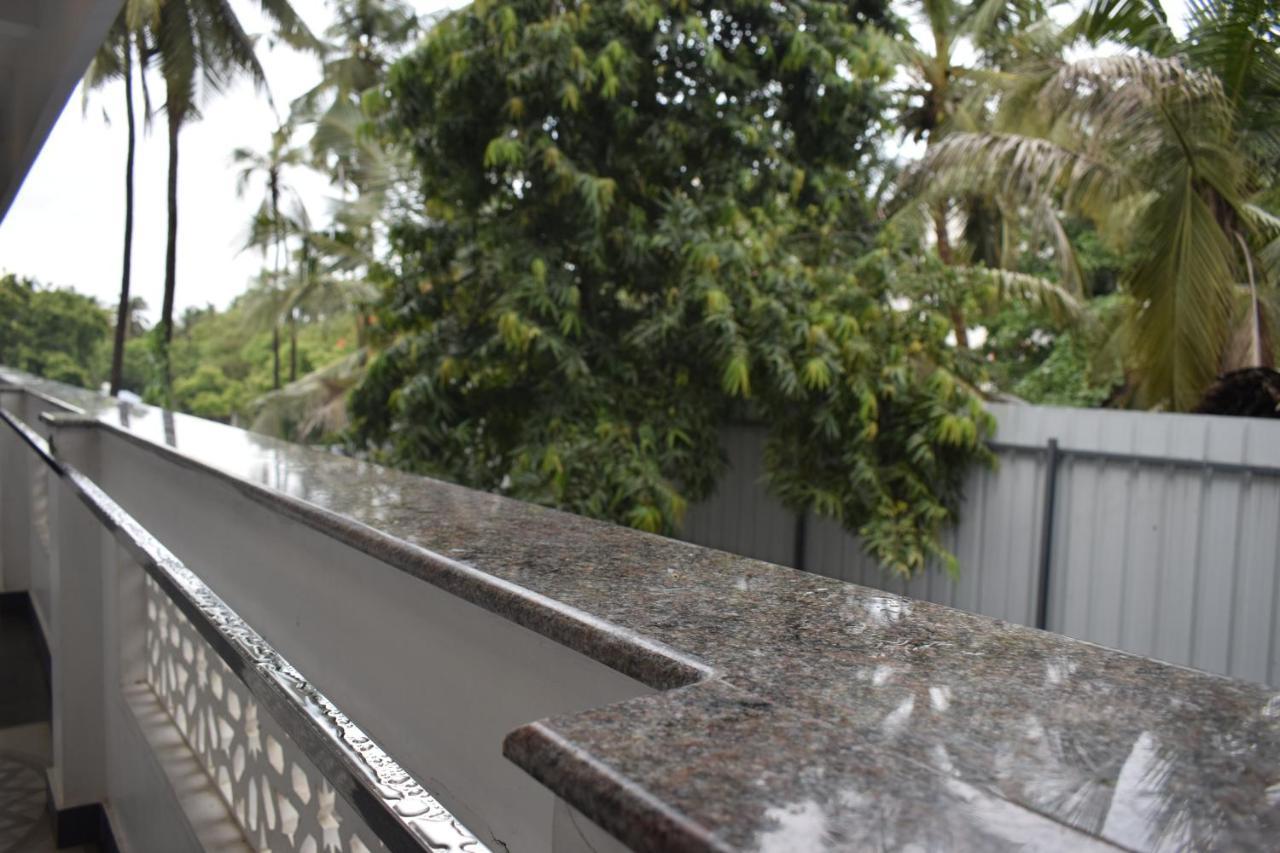 Wind Chimes Hotel Kuilapalayam Exterior photo
