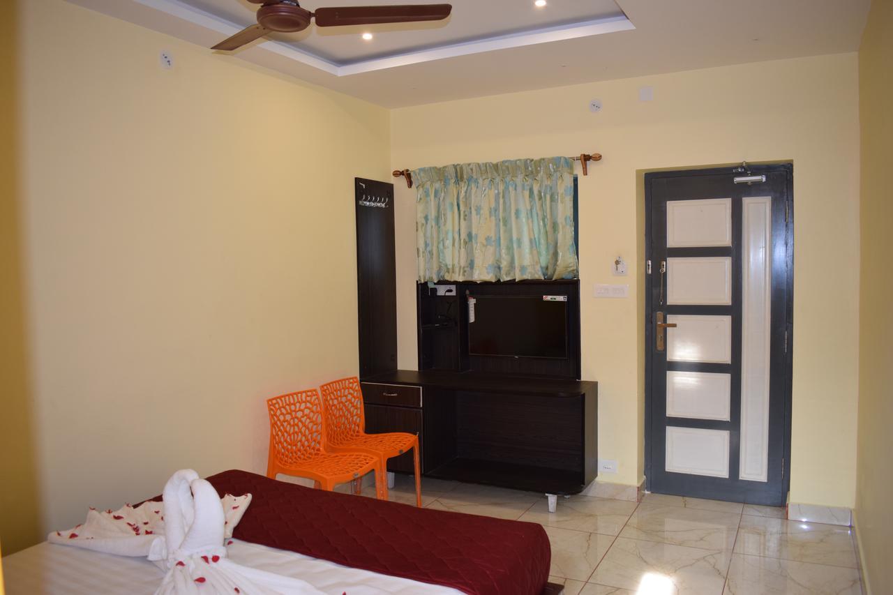 Wind Chimes Hotel Kuilapalayam Exterior photo