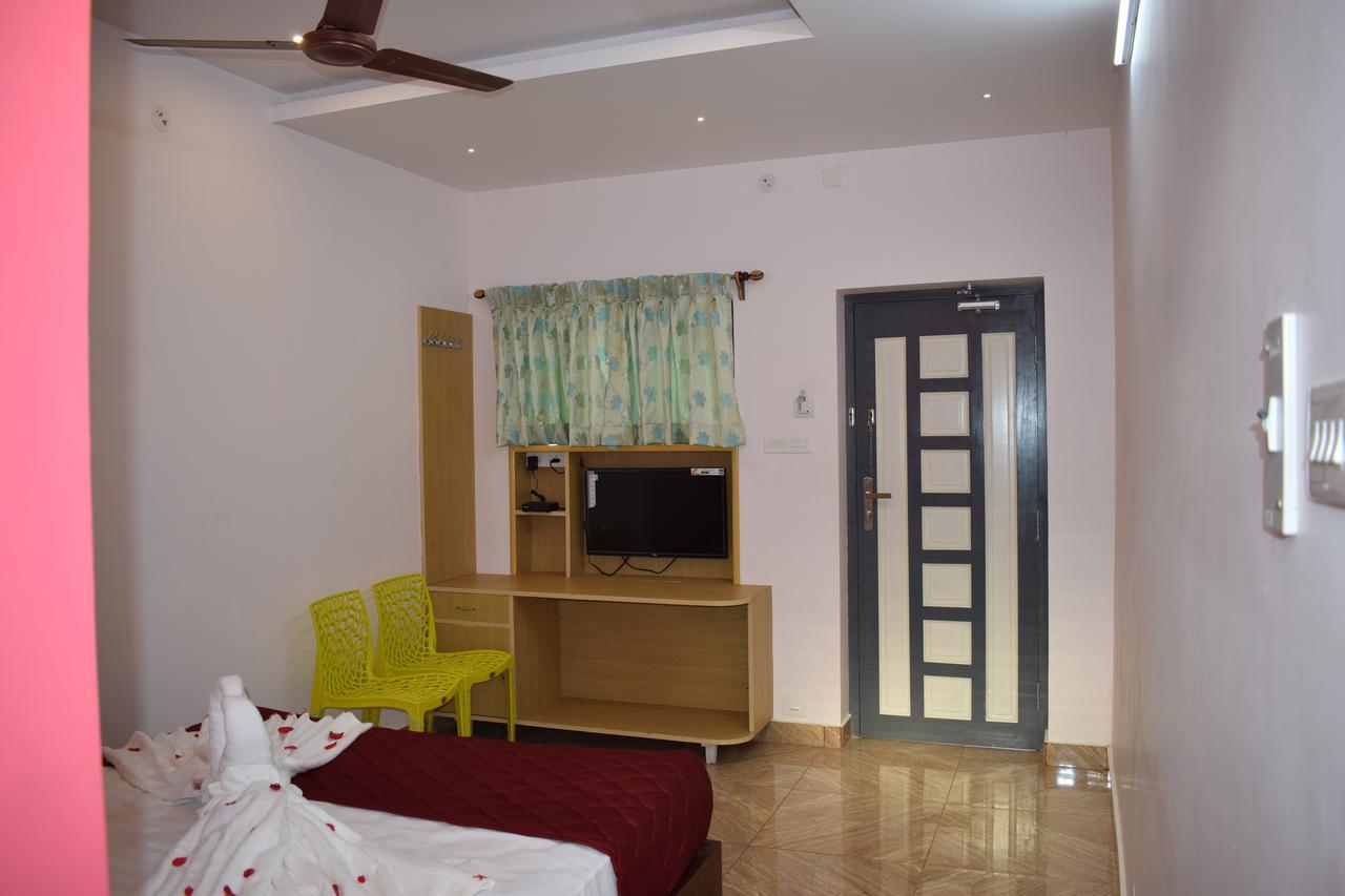 Wind Chimes Hotel Kuilapalayam Exterior photo